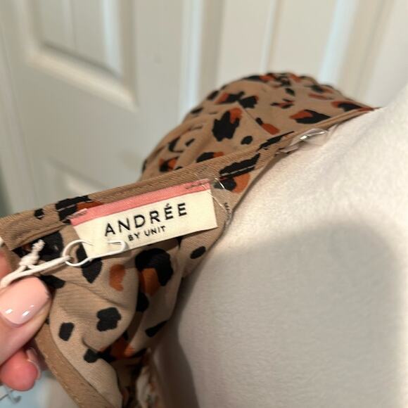 ANDREE BY UNIT Small Mixed Animal/Paisley Print Babydoll Blouse - Picture 9 of 11